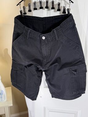 Levi’s Black Cargo Shorts Men’s Size 33 Utility Tactical Casual Streetwear